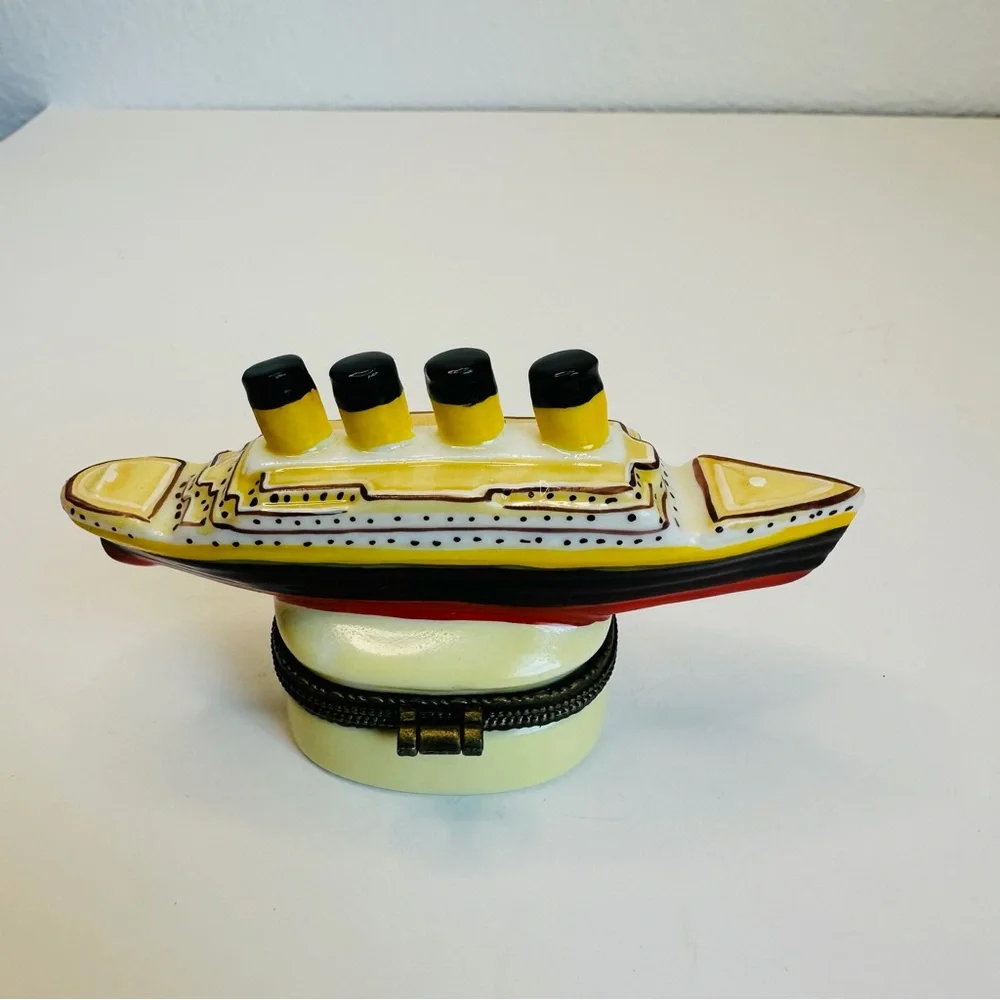 Titanic Ship Model Hinged Mini‎ Trinket Jewelry Box